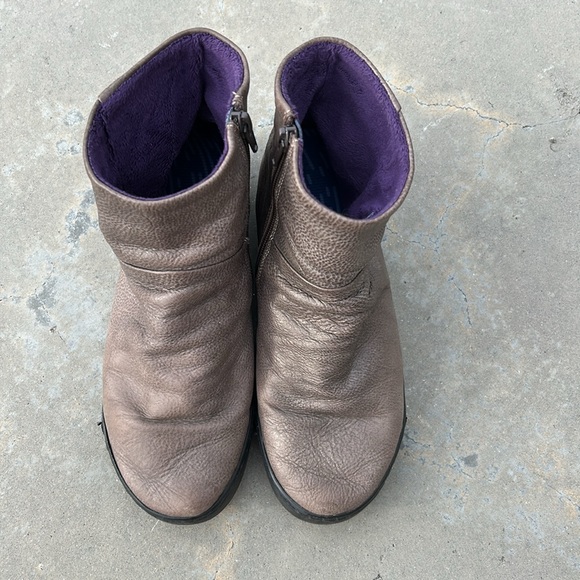 Softinos by Fly London Booties 7.5/38 SOFT Leather - Picture 2 of 6